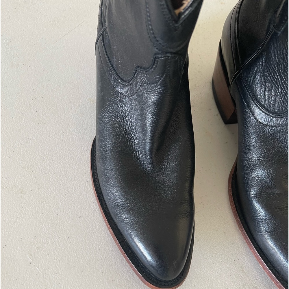 Tecovas Womens black size 9 1/2. Gently used